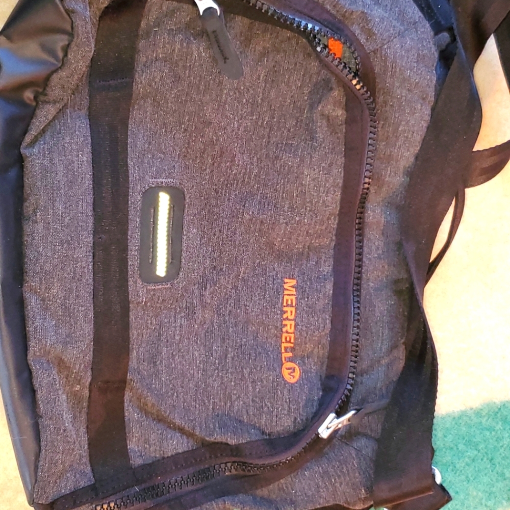 Merrell cross body bag